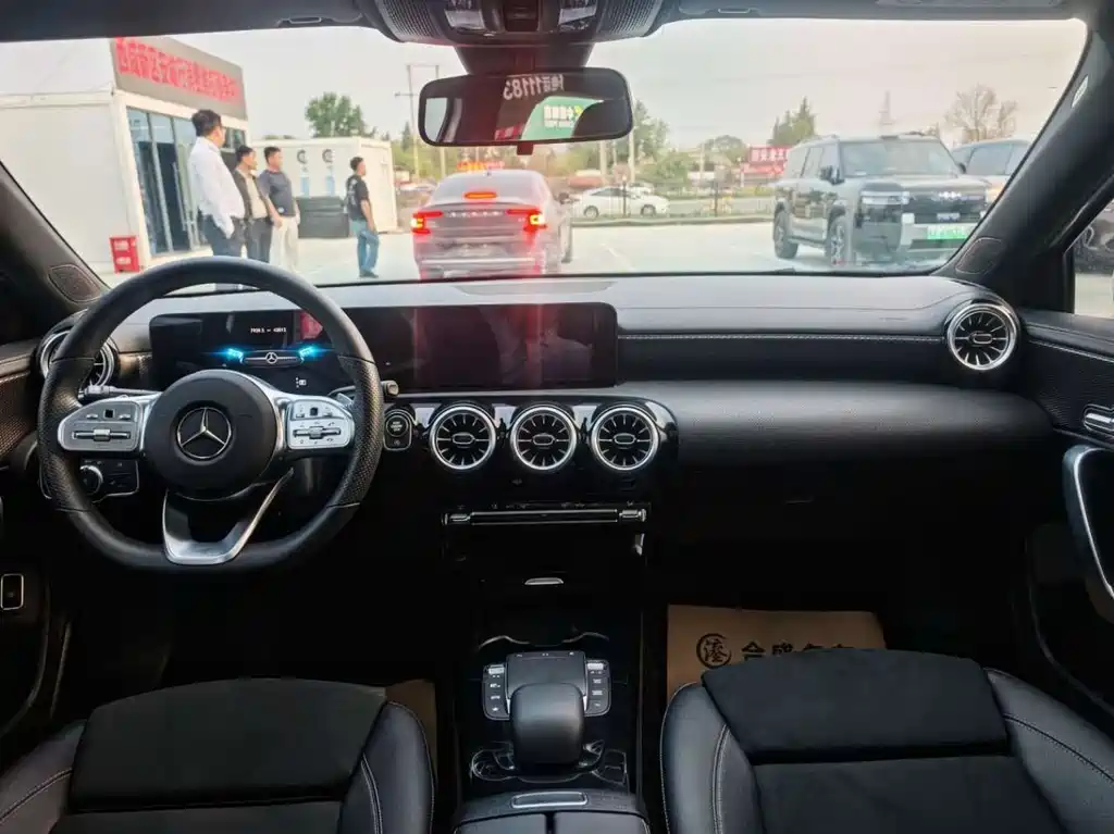 Mercedes-Benz A-Class 2021 — фото 6