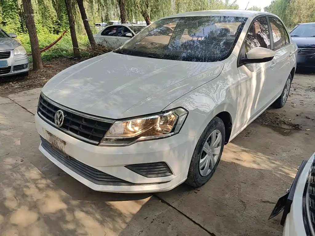 Volkswagen Jetta 2018 — фото 1