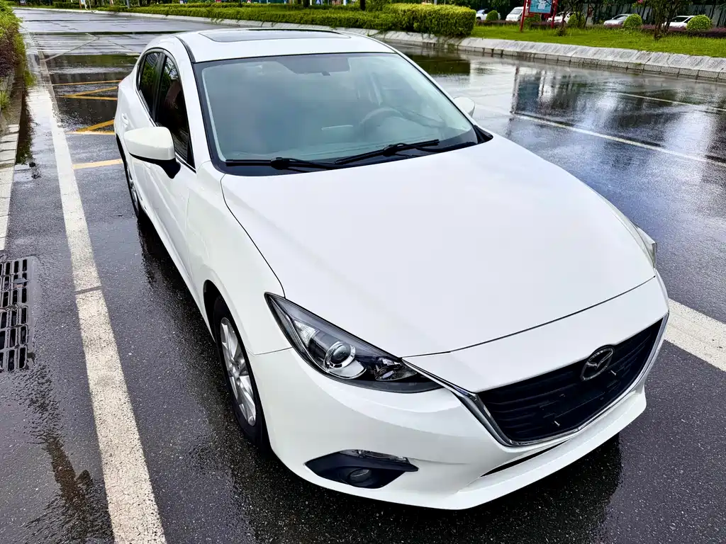 Mazda 3 Axela 2016