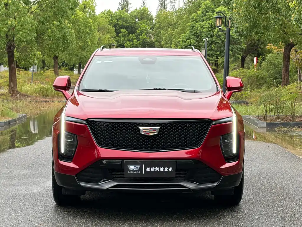 Cadillac XT4 2023 — фото 2