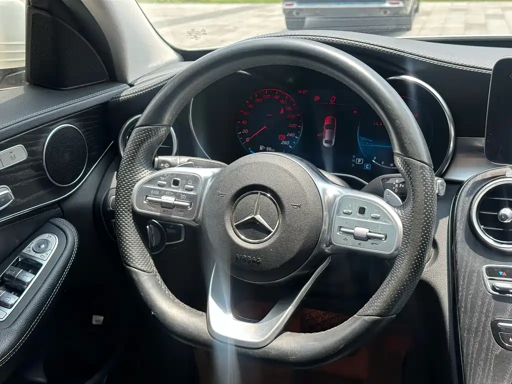 Mercedes-Benz C-Class 2020 — фото 11