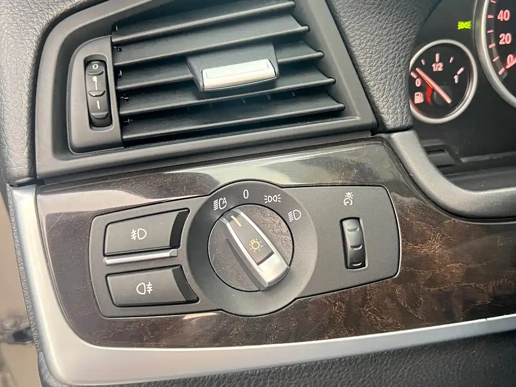 BMW 5 Series 2013 — фото 23