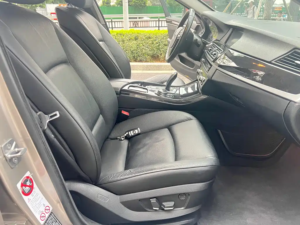 BMW 5 Series 2013 — фото 17