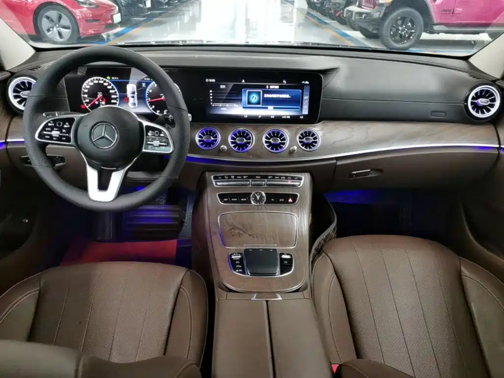 Mercedes-Benz E-Class 2019 — фото 10
