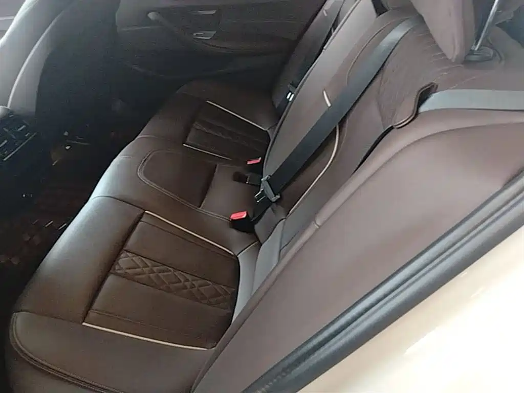 BMW 5 Series 2022 — фото 17