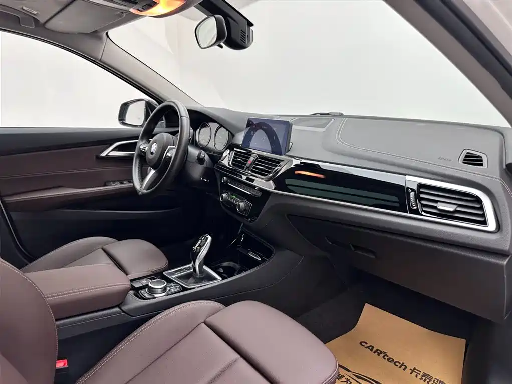 BMW 1 Series 2021 — фото 11