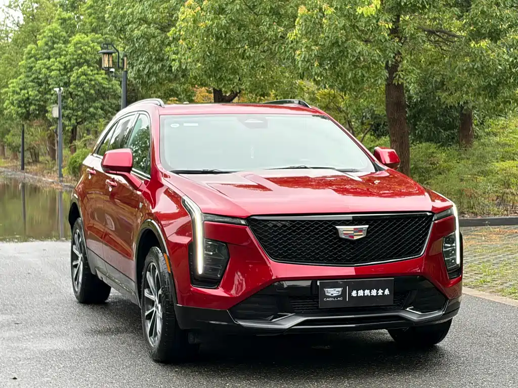 Cadillac XT4 2023 — фото 3