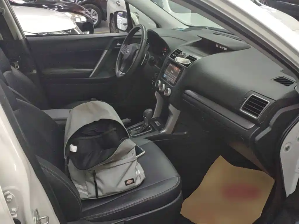 Subaru Forester 2015 — фото 25