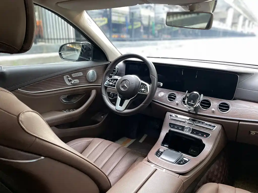 Mercedes-Benz E-Class 2020 — фото 12