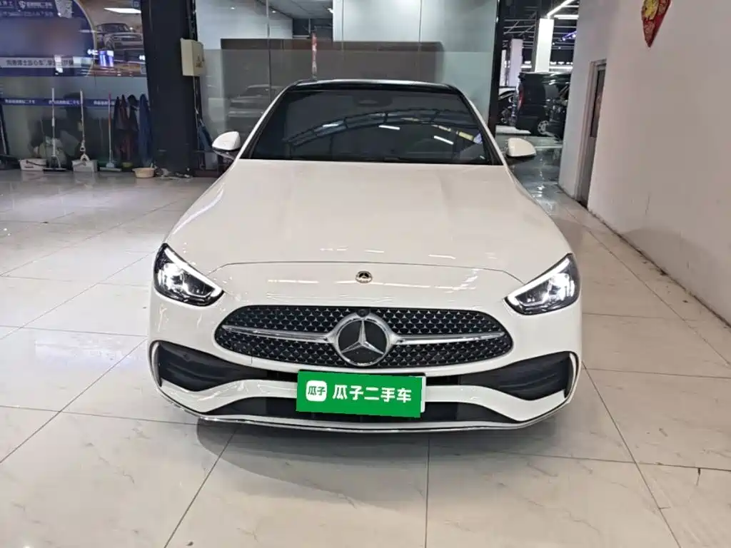Mercedes-Benz C-Class 2025