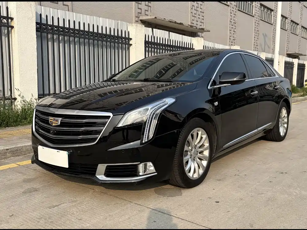 Cadillac XTS 2018 — фото 1