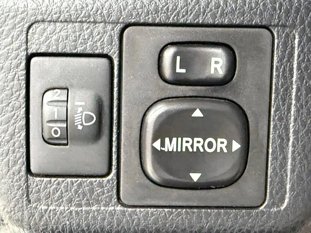 Toyota Yaris L 2022 — фото 14