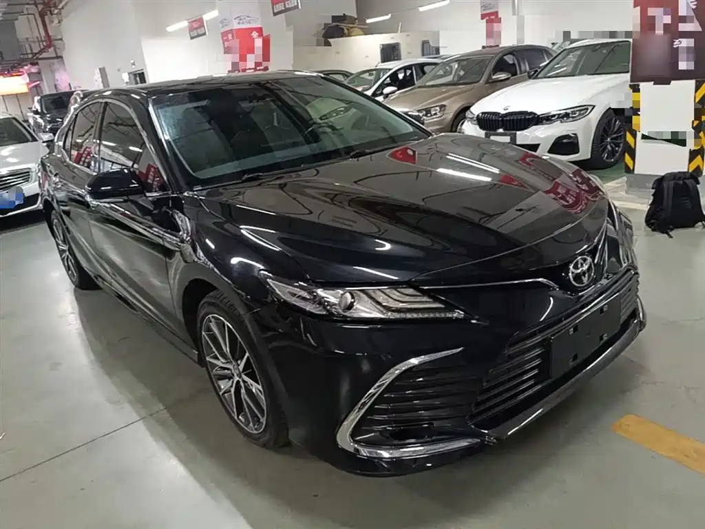 Toyota Camry 2022 — фото 4