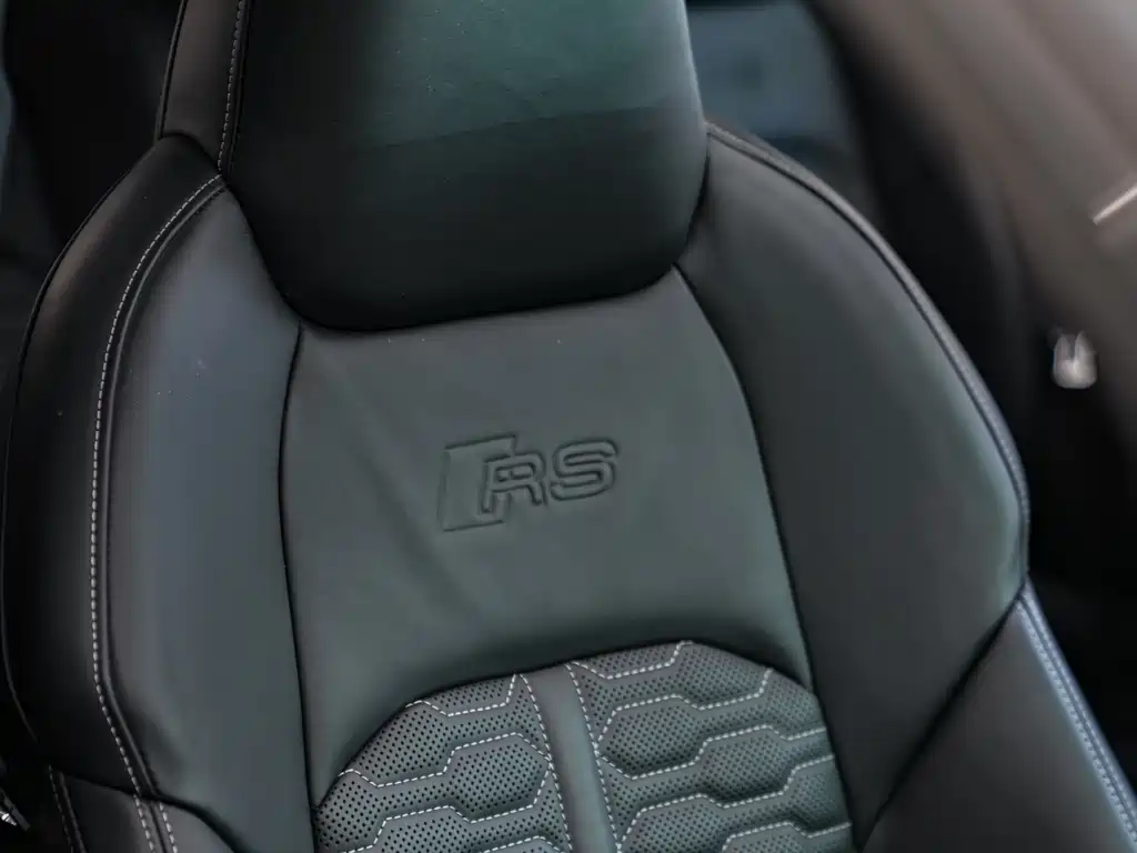 Audi RS 7 2021 — фото 13