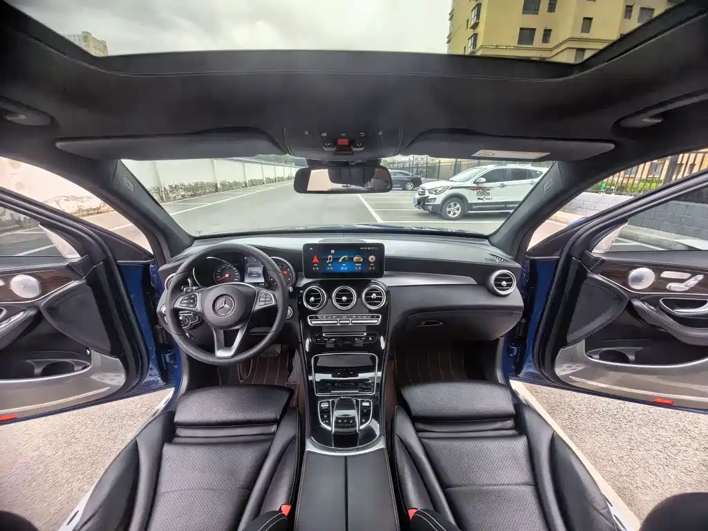 Mercedes-Benz GLC 2017 — фото 10