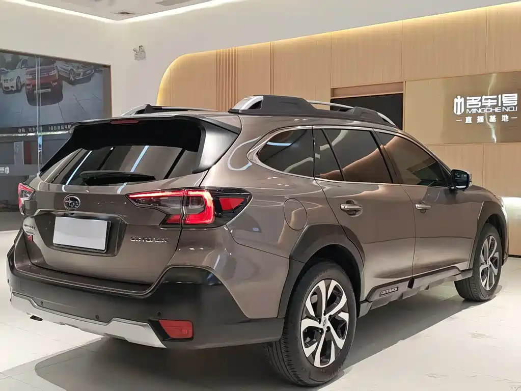 Subaru Outback 2022 — фото 6