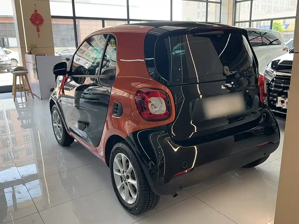 smart Fortwo 2017 — фото 9