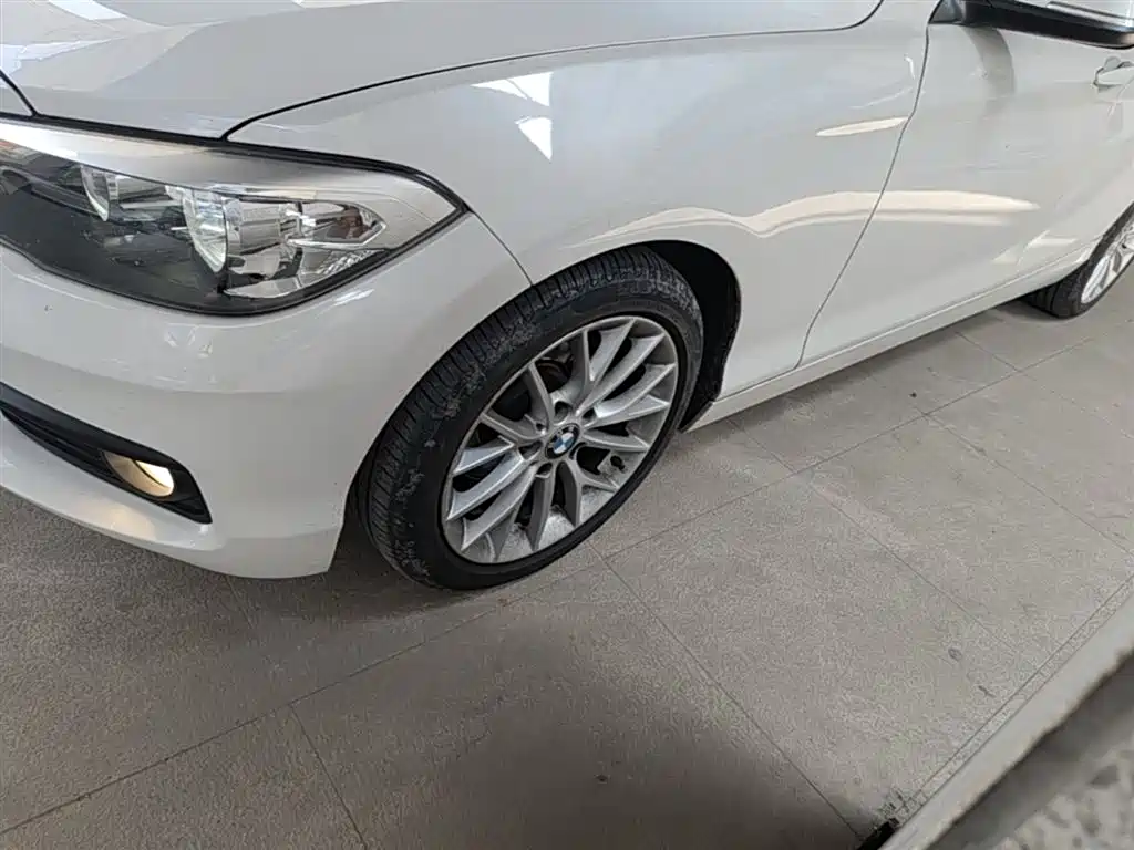 BMW 1 Series 2018 — фото 23