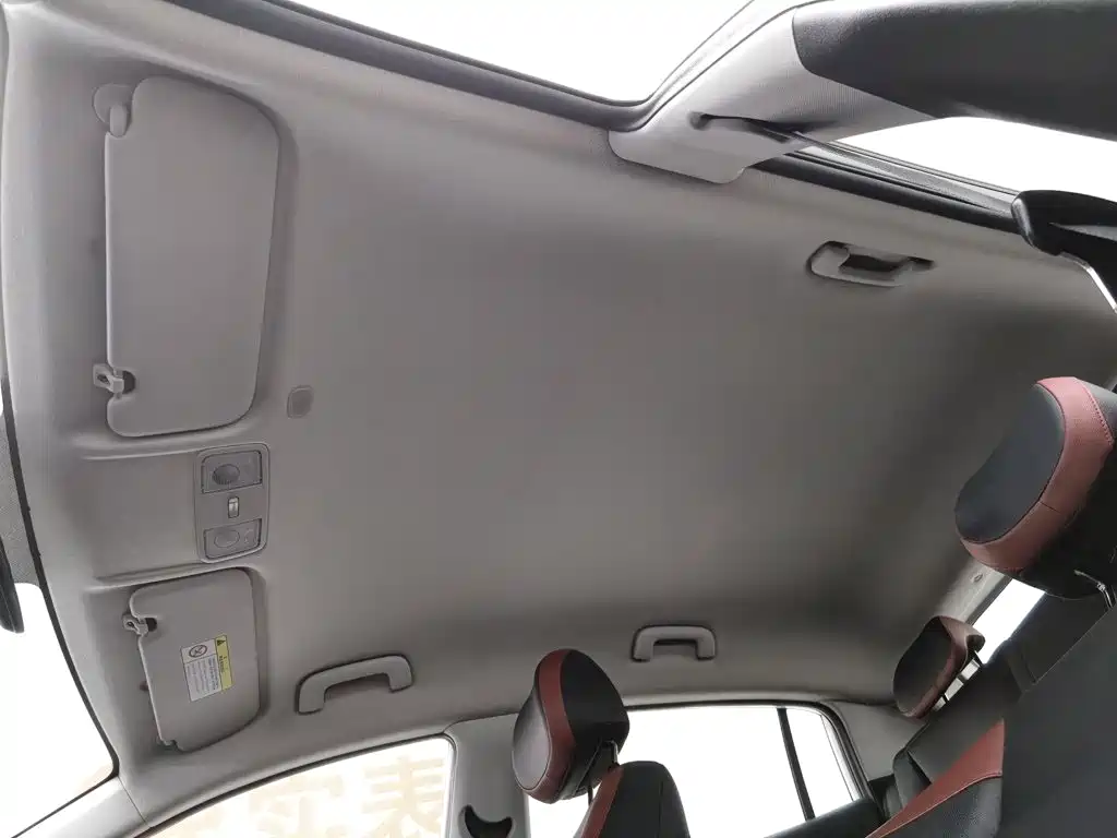 Kia KX Cross 2018 — фото 14
