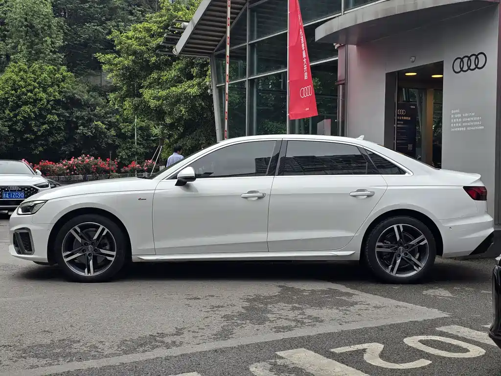 Audi A4L 2021