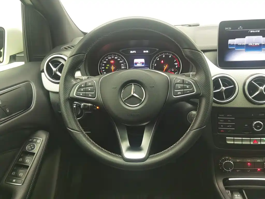 Mercedes-Benz B-Class 2018 — фото 11