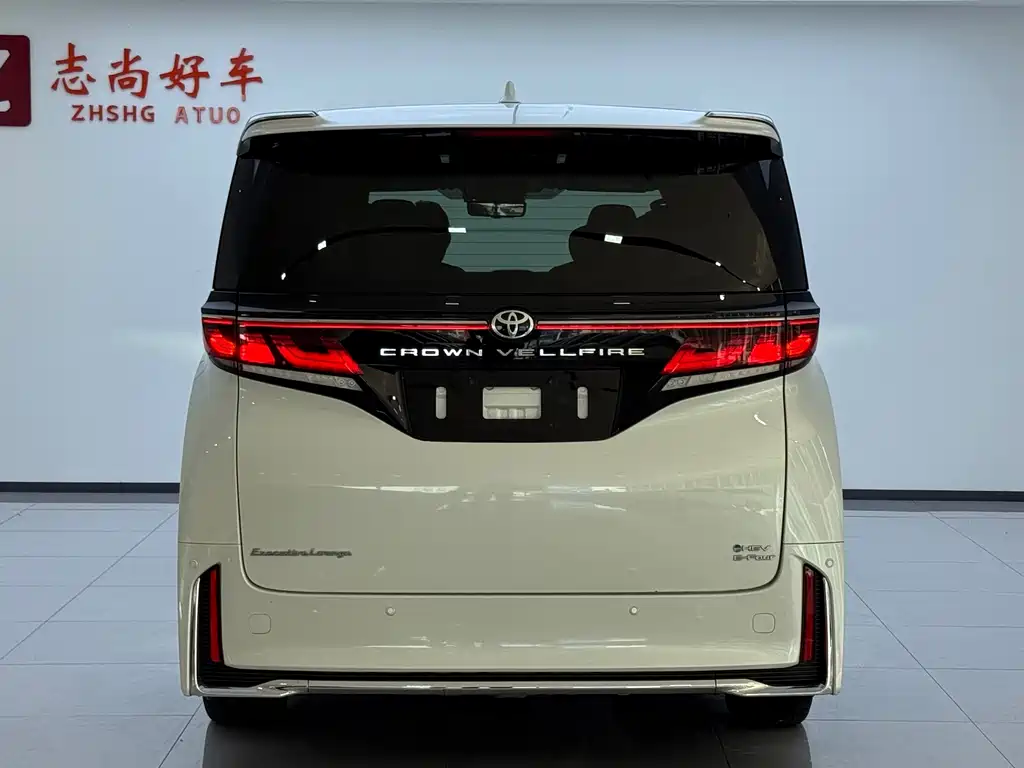 Toyota Vellfire 2024 — фото 12