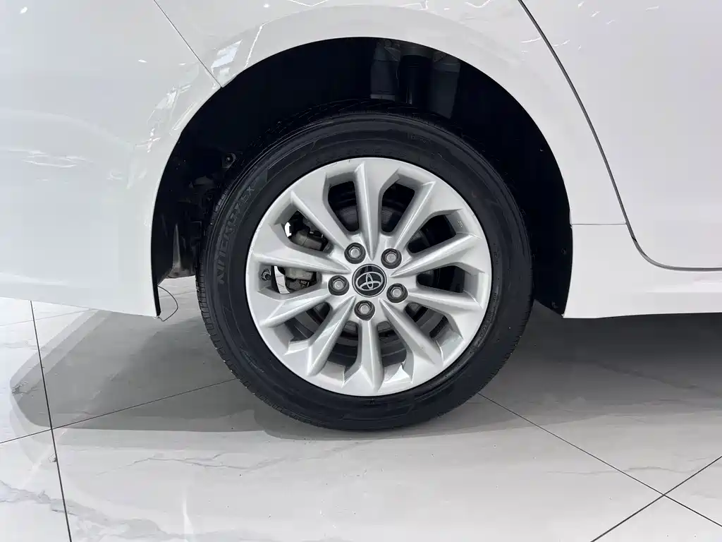 Toyota Corolla 2023 — фото 19