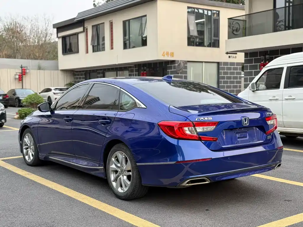 Honda Accord 2019 — фото 9