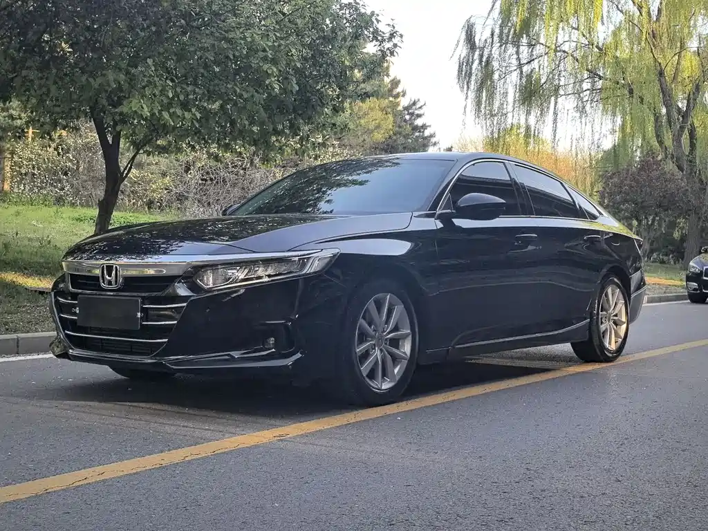 Honda Accord 2023 — фото 1
