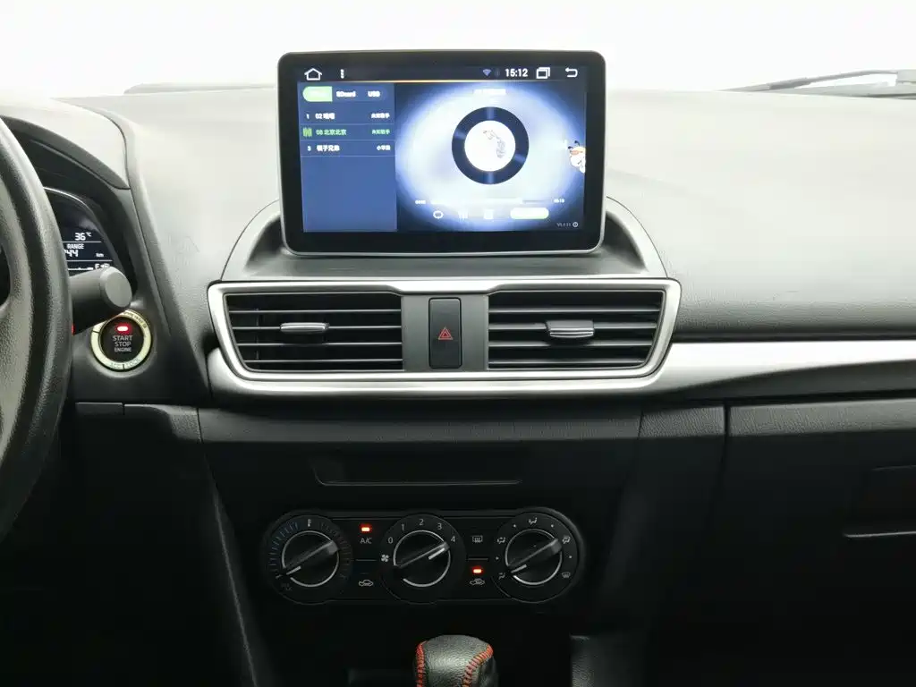 Mazda 3 Axela 2017 — фото 12