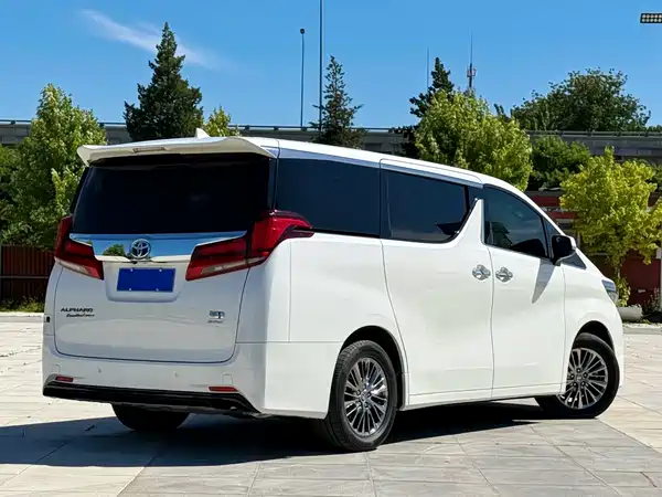 Toyota Alphard 2021