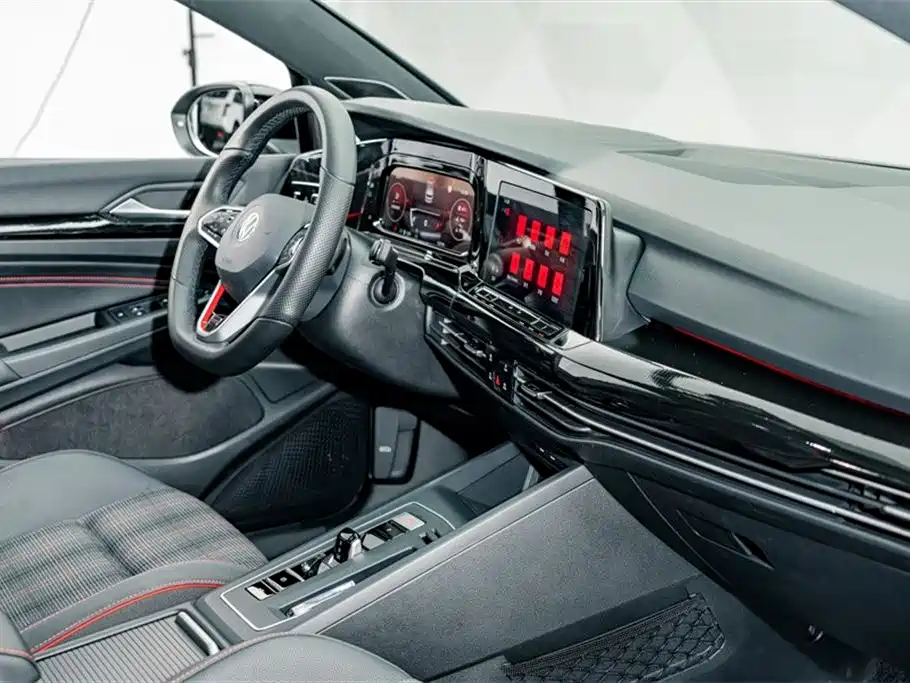 Volkswagen Golf GTI 2025 — фото 19