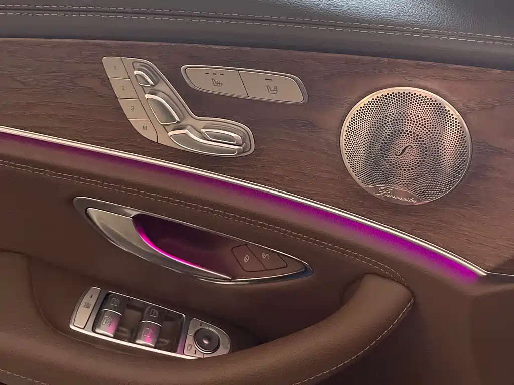 Mercedes-Benz E-Class 2025 — фото 11