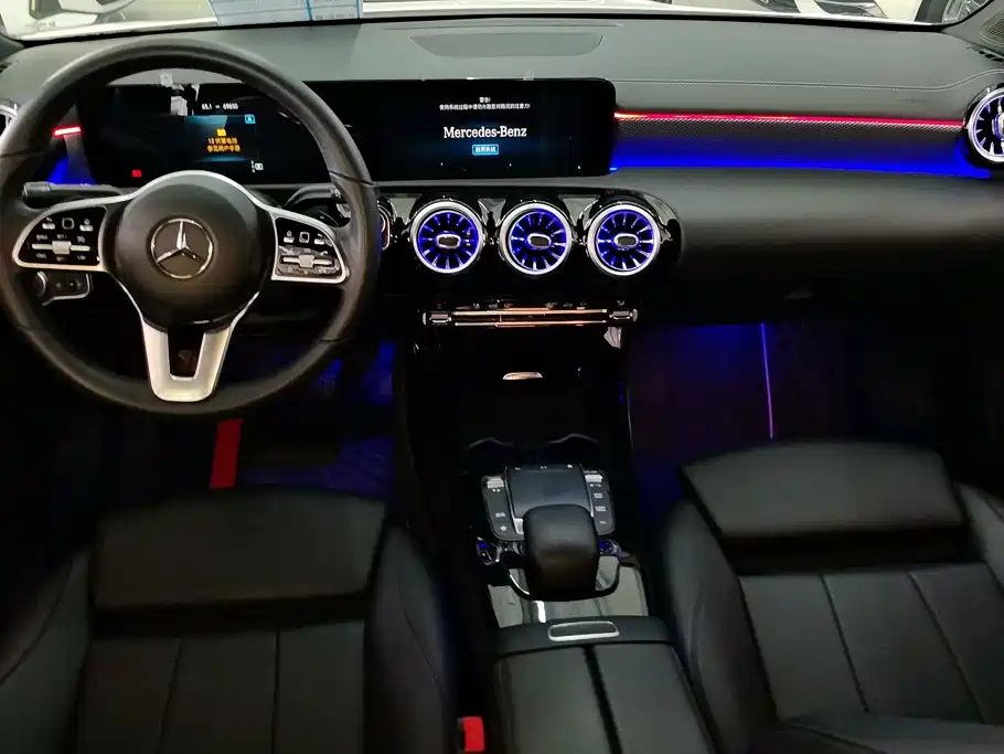 Mercedes-Benz A-Class 2022 — фото 12