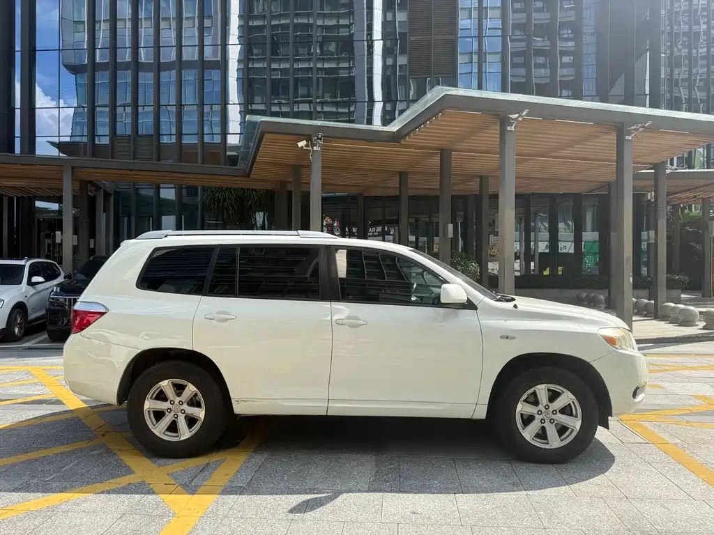Toyota Highlander 2012 — фото 16