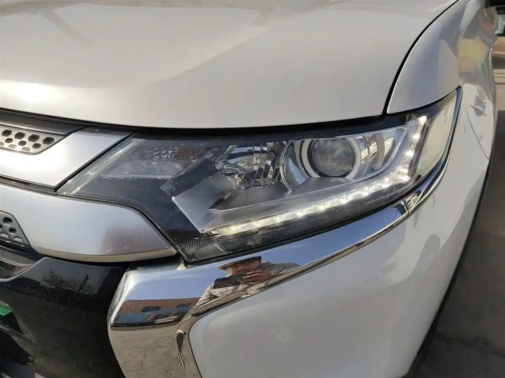 Mitsubishi Outlander 2020 — фото 18