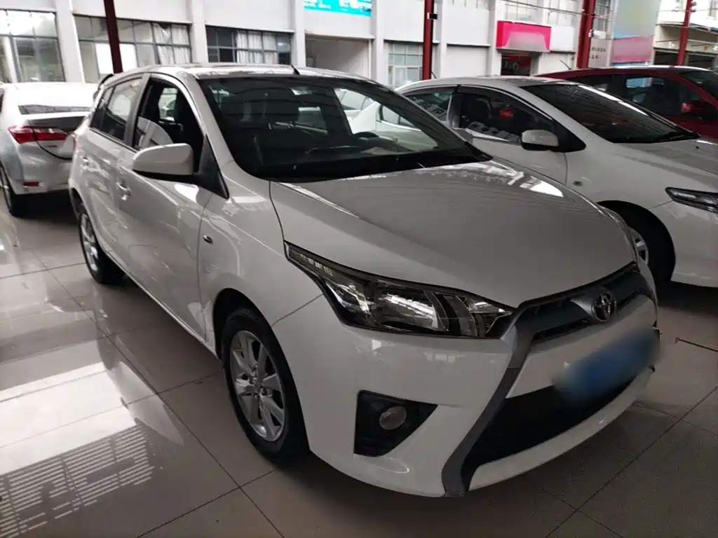 Toyota Yaris L 2015