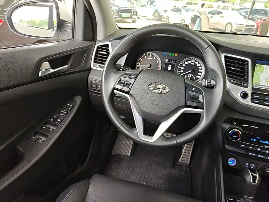 Hyundai Tucson 2016 — фото 11