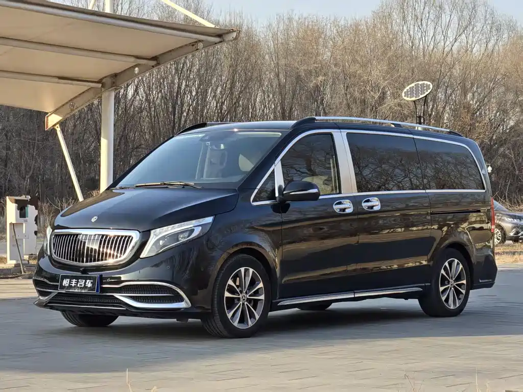 Mercedes-Benz V-Class 2021 — фото 1
