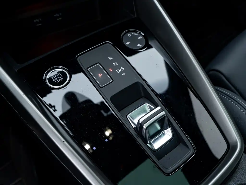 Audi A3 2024 — фото 13