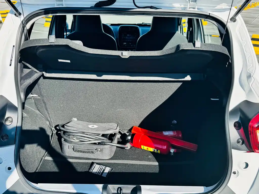 Renault Eno 2020 — фото 12