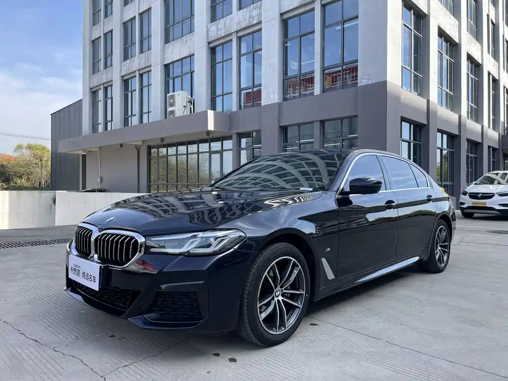 BMW 5 Series 2021 — фото 1