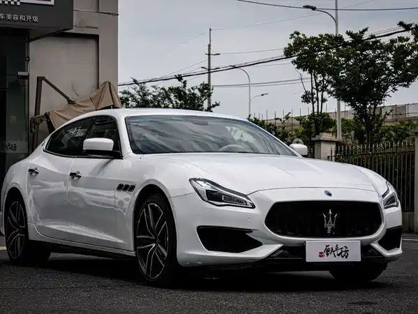 Maserati Quattroporte 2013