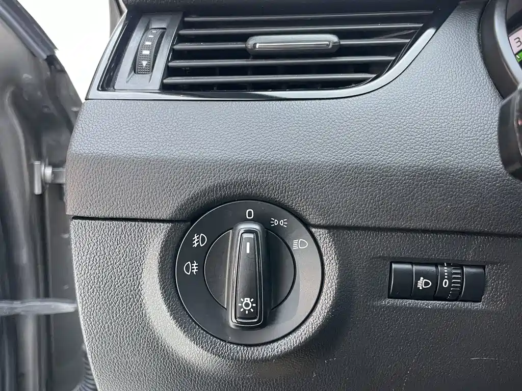 Skoda Octavia 2022 — фото 17