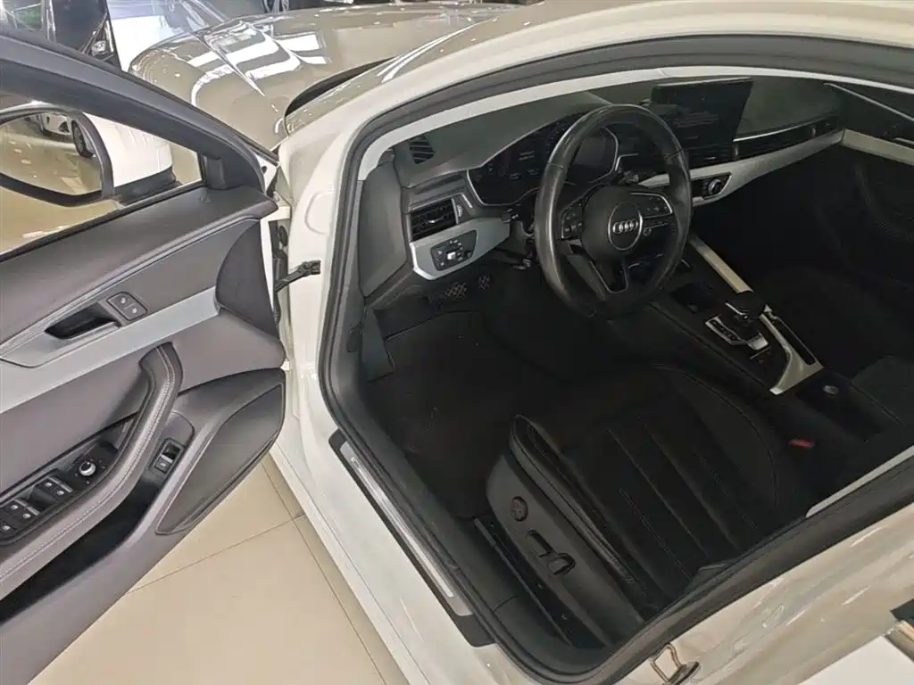 Audi A4L 2021 — фото 16