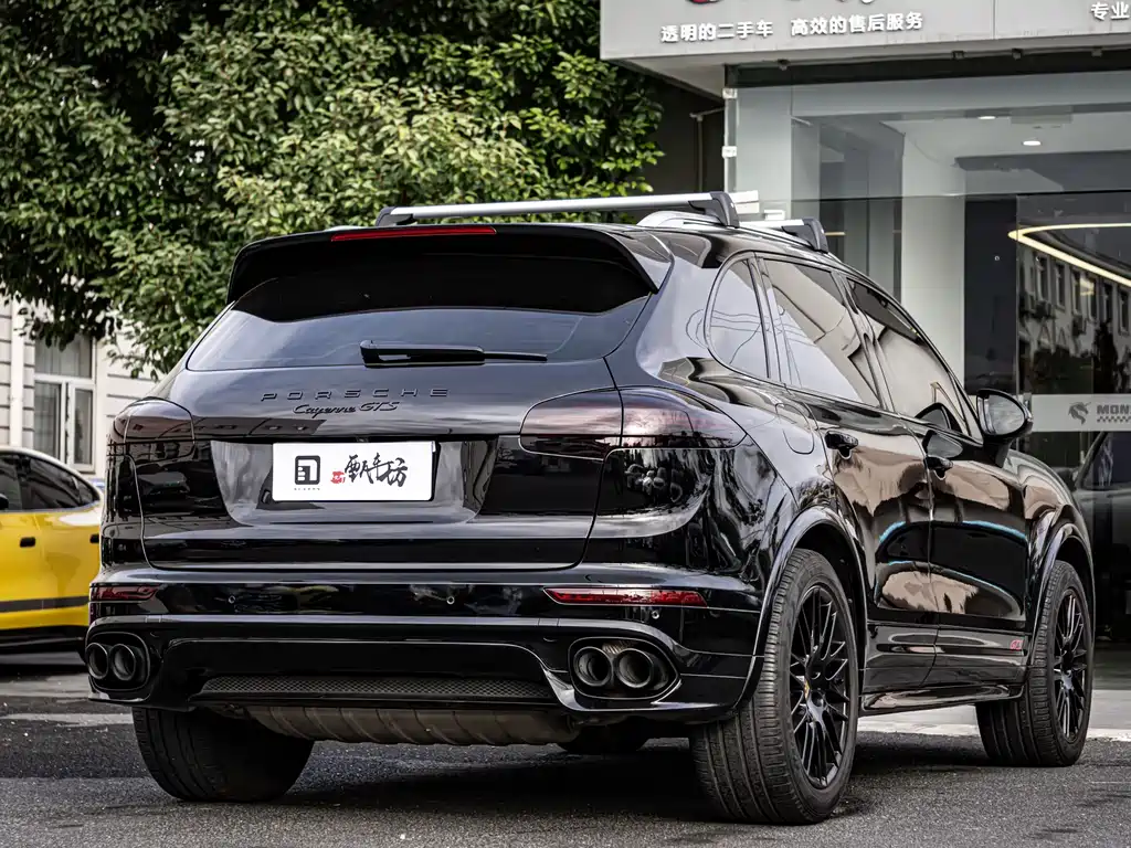Porsche Cayenne 2016 — фото 7