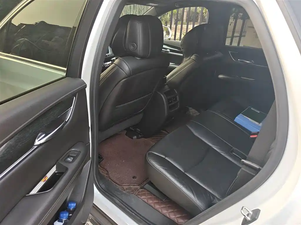 Cadillac XT5 2019 — фото 15