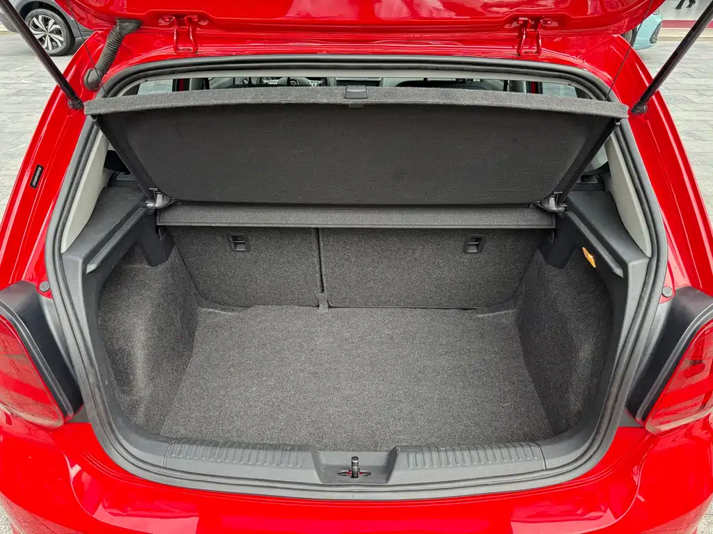 Volkswagen Polo 2017 — фото 11