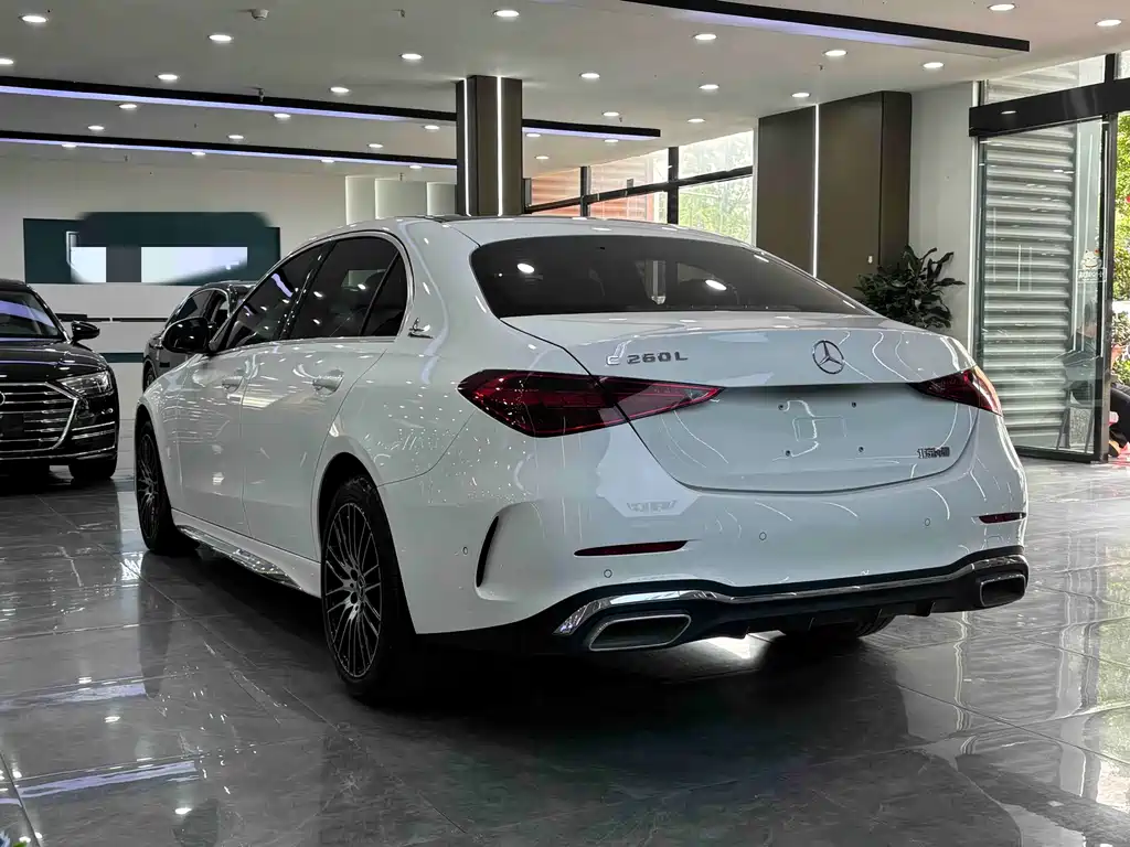 Mercedes-Benz C-Class 2023 — фото 8
