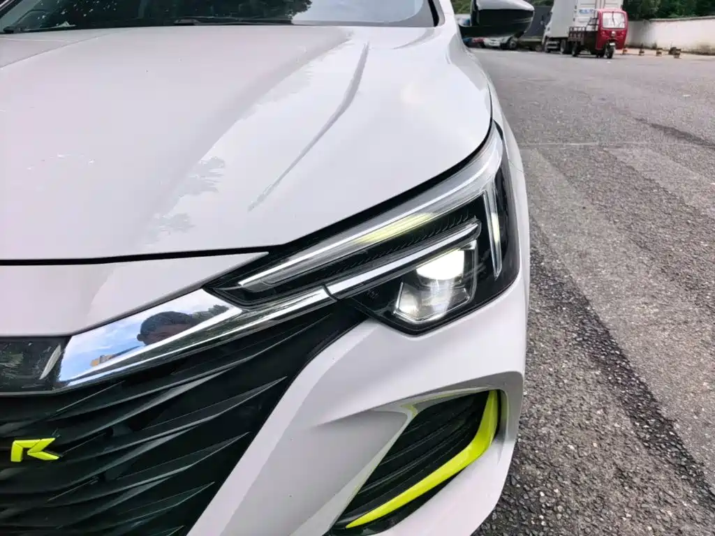 Roewe MAX 2021 — фото 24